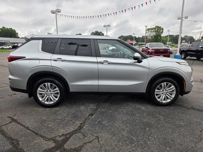 2024 Mitsubishi Outlander ES