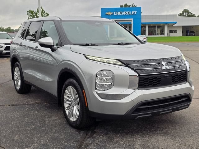 2024 Mitsubishi Outlander ES