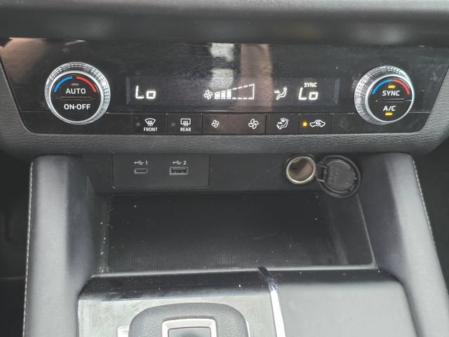 2024 Mitsubishi Outlander ES