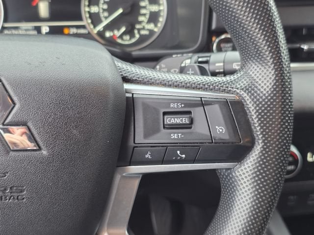 2024 Mitsubishi Outlander ES