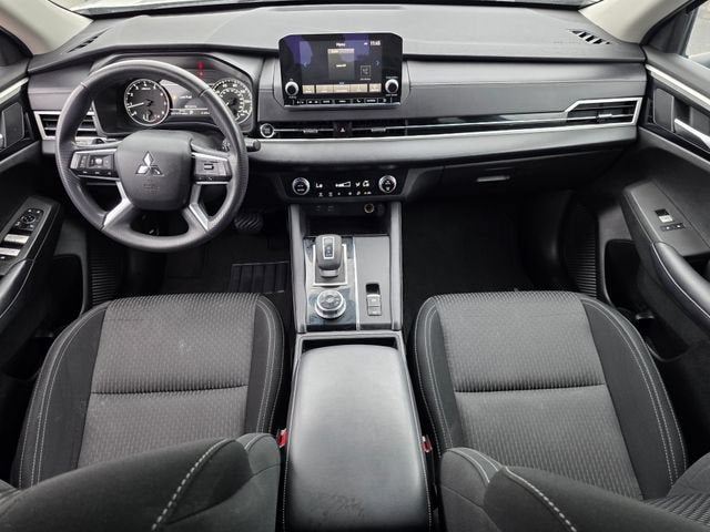 2024 Mitsubishi Outlander ES