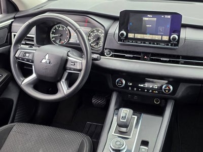 2024 Mitsubishi Outlander ES