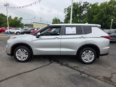 2024 Mitsubishi Outlander ES