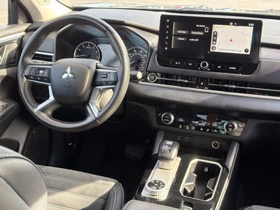 2025 Mitsubishi Outlander SE