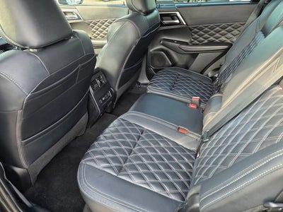 2023 Mitsubishi Outlander SEL