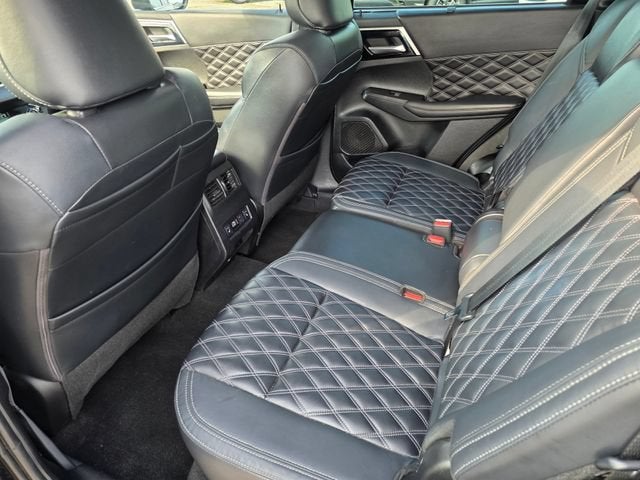 2023 Mitsubishi Outlander SEL