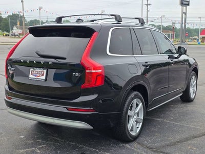 2022 Volvo XC90 Momentum