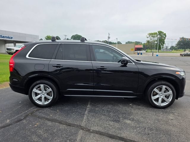 2022 Volvo XC90 Momentum
