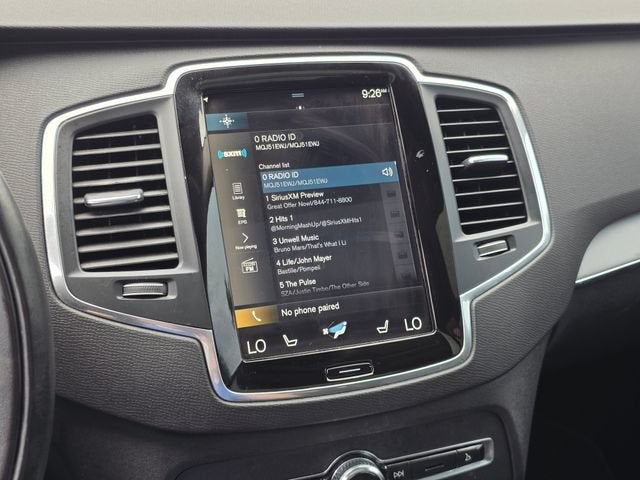 2022 Volvo XC90 Momentum