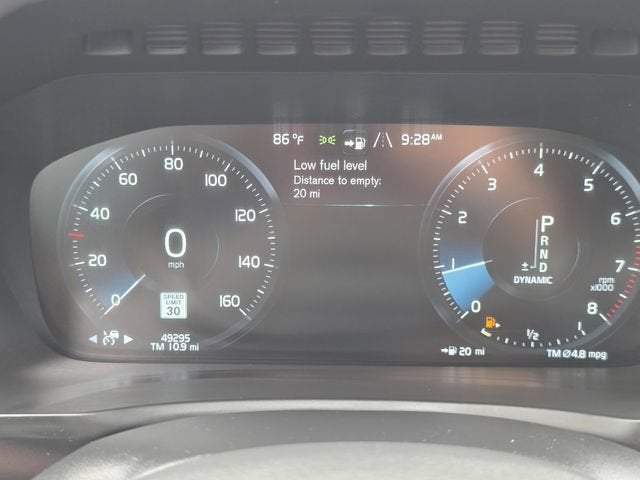 2022 Volvo XC90 Momentum