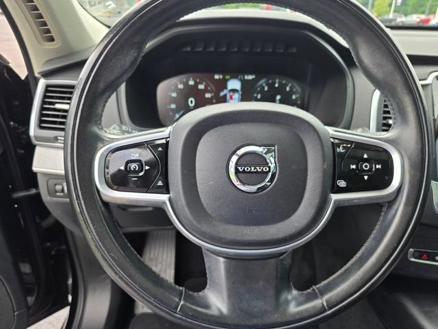 2022 Volvo XC90 Momentum