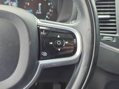2022 Volvo XC90 Momentum
