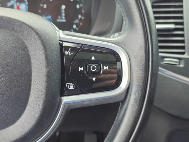 2022 Volvo XC90 Momentum