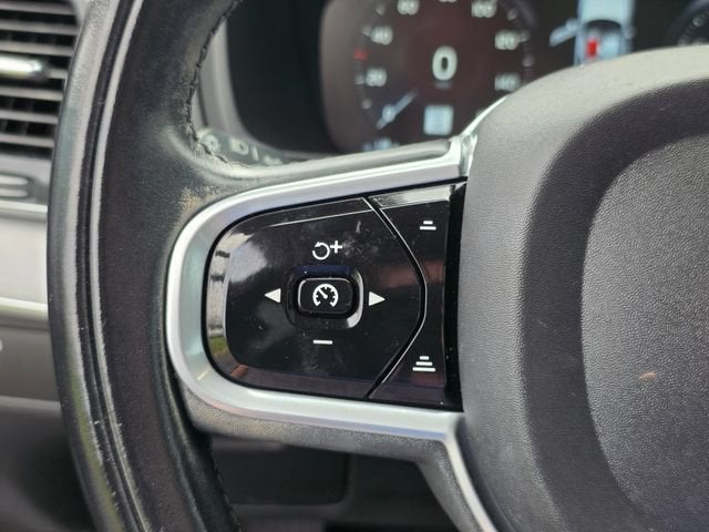2022 Volvo XC90 Momentum