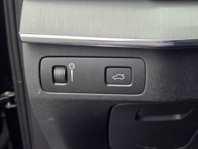 2022 Volvo XC90 Momentum
