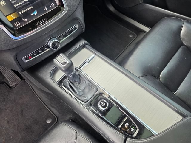 2022 Volvo XC90 Momentum