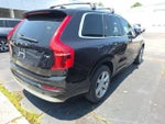 2022 Volvo XC90 Momentum