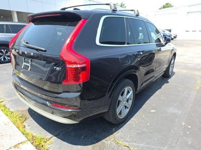 2022 Volvo XC90 Momentum