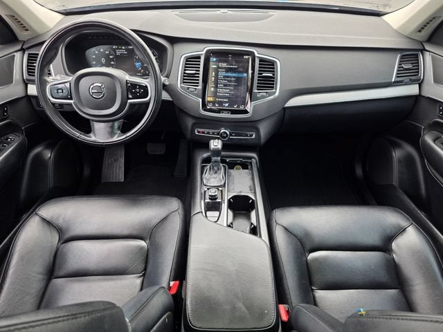 2022 Volvo XC90 Momentum