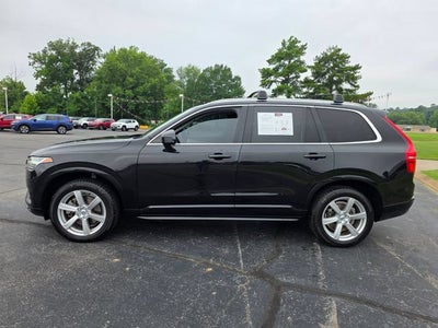 2022 Volvo XC90 Momentum