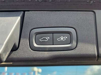 2025 Volvo XC60 Plus