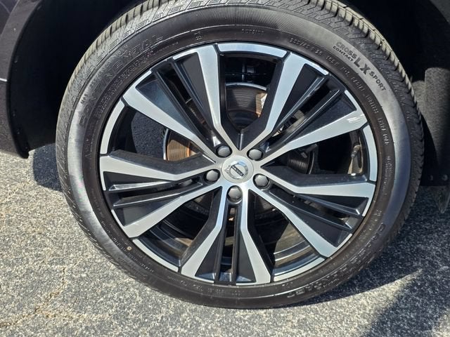 2025 Volvo XC60 Plus