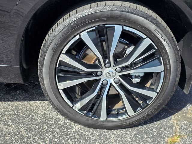 2025 Volvo XC60 Plus