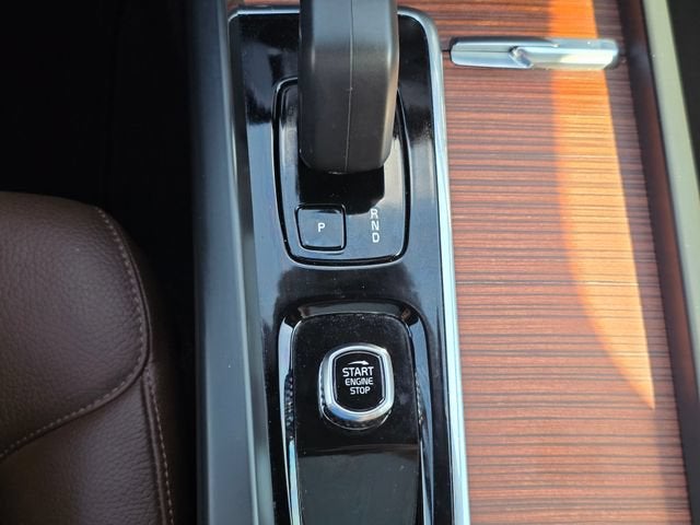 2025 Volvo XC60 Plus