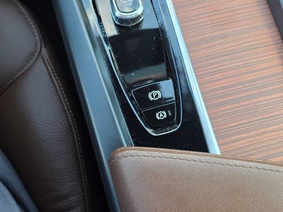 2025 Volvo XC60 Plus
