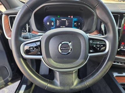 2025 Volvo XC60 Plus