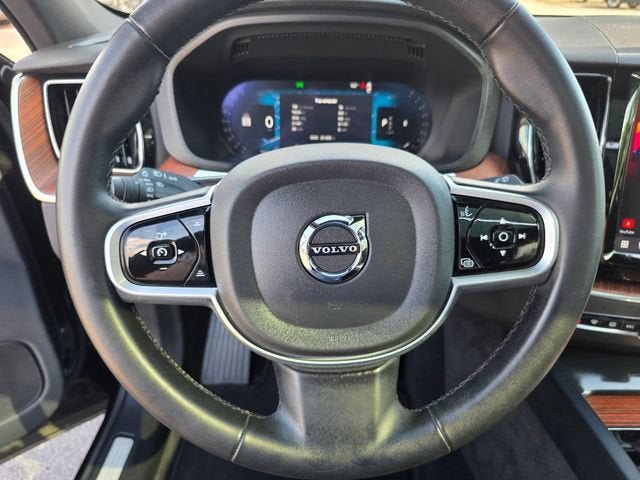 2025 Volvo XC60 Plus