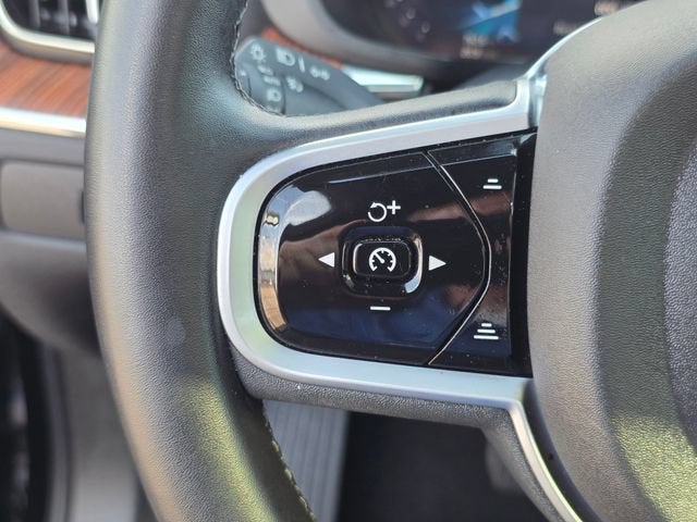 2025 Volvo XC60 Plus