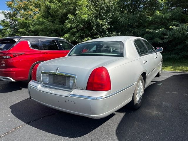 2003 Lincoln Town Car Executive