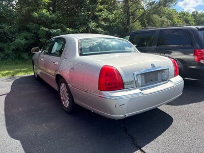2003 Lincoln Town Car Executive