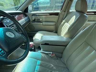 2003 Lincoln Town Car Executive