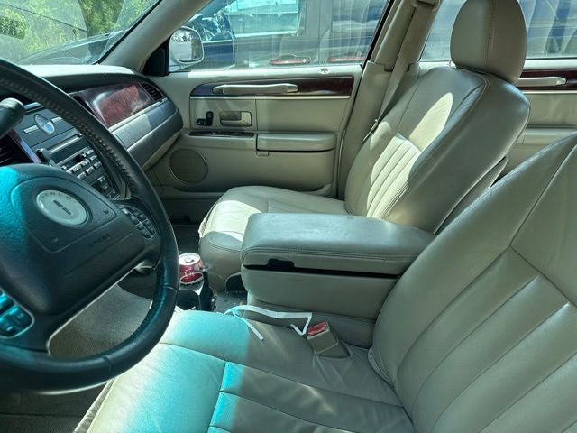 2003 Lincoln Town Car Executive