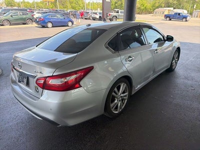 2017 Nissan Altima Base