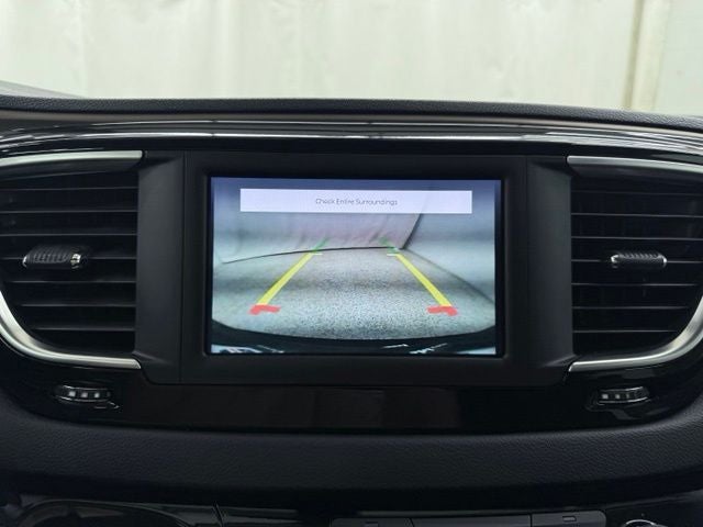 2022 Chrysler Voyager LX