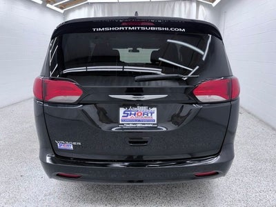 2022 Chrysler Voyager LX