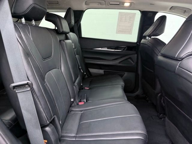 2025 INFINITI QX60 PURE