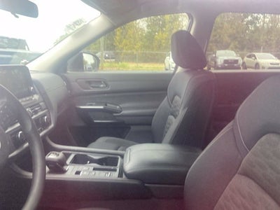 2025 Nissan Pathfinder S