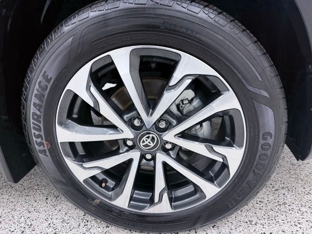 2025 Toyota Corolla Cross XLE