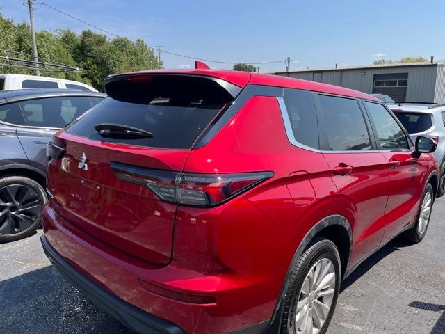 2025 Mitsubishi Outlander ES