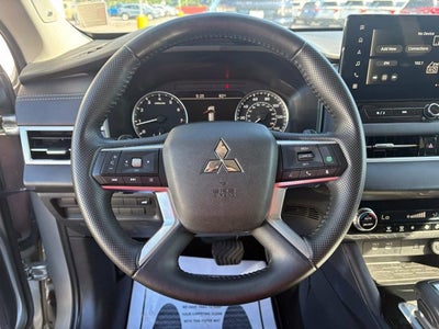 2025 Mitsubishi Outlander SE