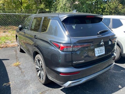 2025 Mitsubishi Outlander SE