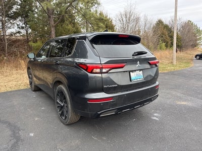 2024 Mitsubishi Outlander SE Black Edition
