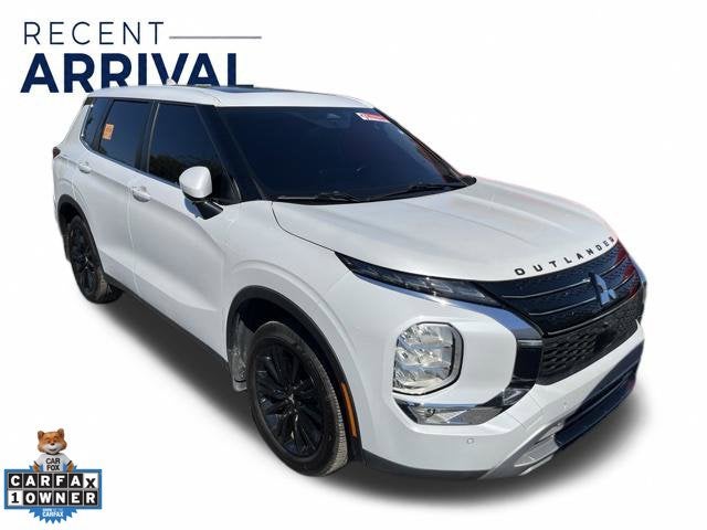 2024 Mitsubishi Outlander Base