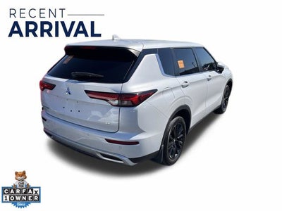 2024 Mitsubishi Outlander Base