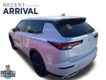 2024 Mitsubishi Outlander Base