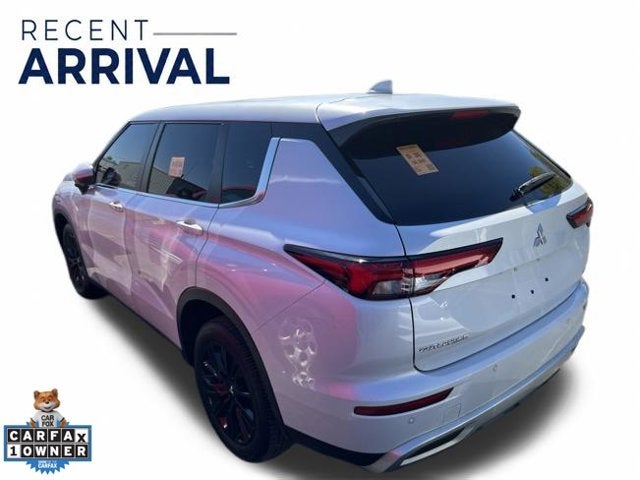 2024 Mitsubishi Outlander Base